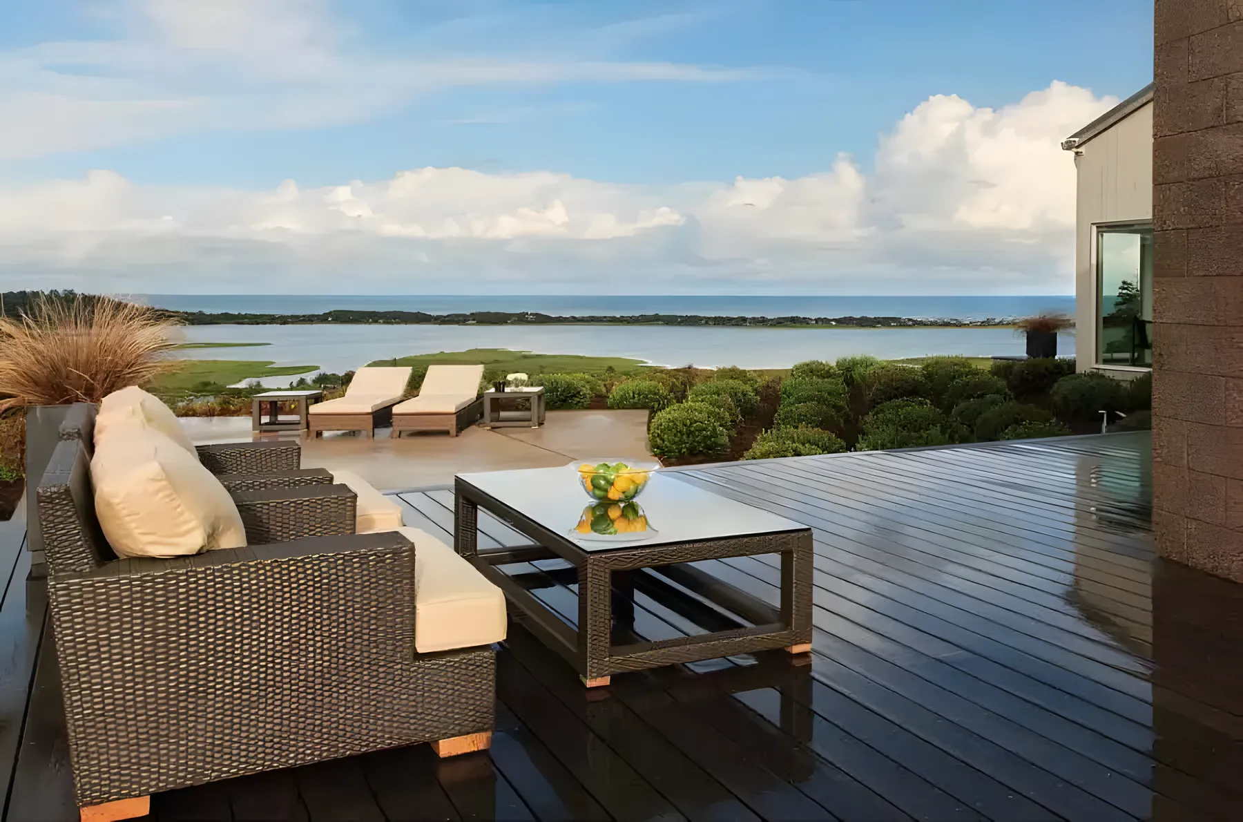 Delta New Palm Beach Airoli — clubhouse and infinity-edge pool